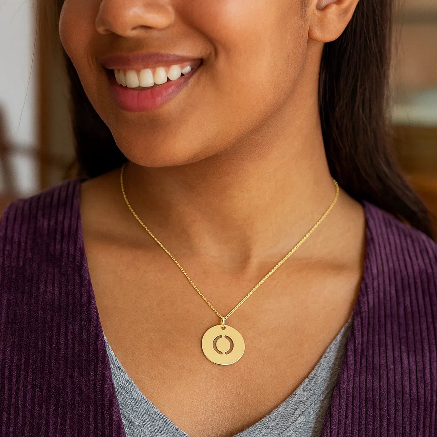 14K Yellow Gold Disc Initial O Pendant